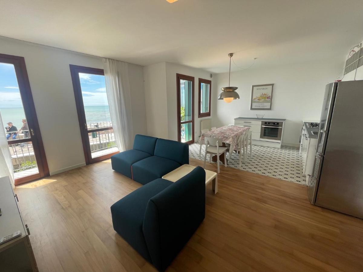 Apartment Galleria Massimo Trilocale Frontemare - Agenzia Cocal Caorle