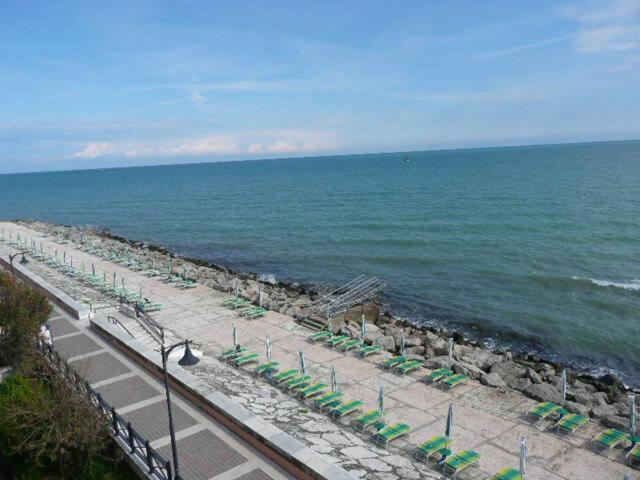 Apartment Galleria Massimo Trilocale Frontemare - Agenzia Cocal Caorle